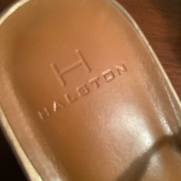 HALSTON Gold Leather Shoes - Picture 3 of 5